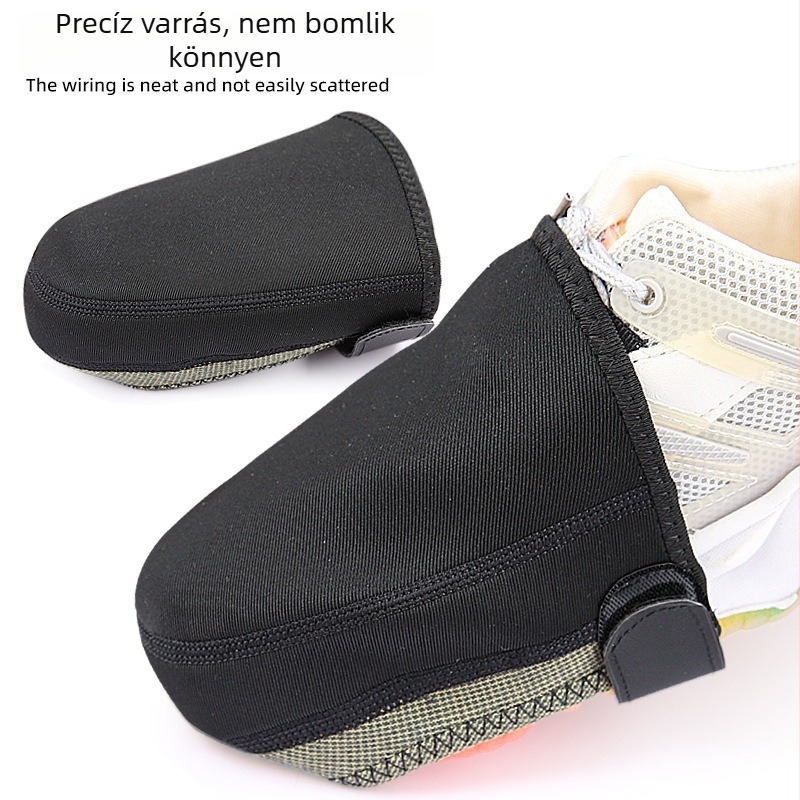 Kültéri kerékpáros cipővédők – lyukasztott alj, elasztikus állítható felső rész, szélvédő és meleg védelem, önzáró kialakítás; Anyagok: Lycra, SBR, poliészter, szilikon, Velcro, bőr; Modell: Kettő; Minden évszakra