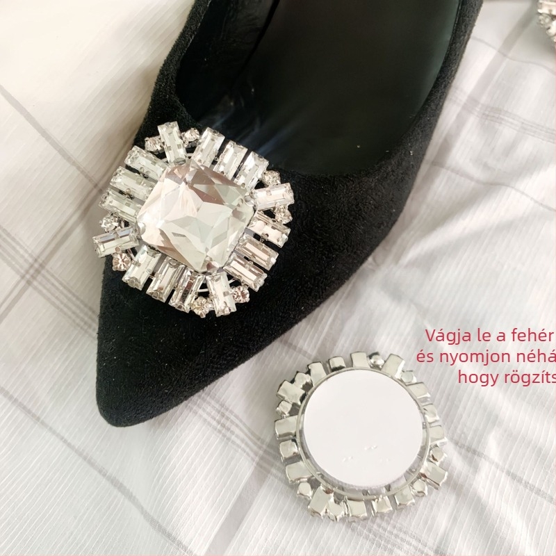 Eltávolítható négyszögletes rhinestone cipőorr-dísz fém csattal — Modell Mxl, Márka LXM, Valódi bőr, Eredeti dizájn; illeszkedik tornacipőkhöz, bőrs cipőkhöz, csizmákhoz, szandálokhoz; minden évszak