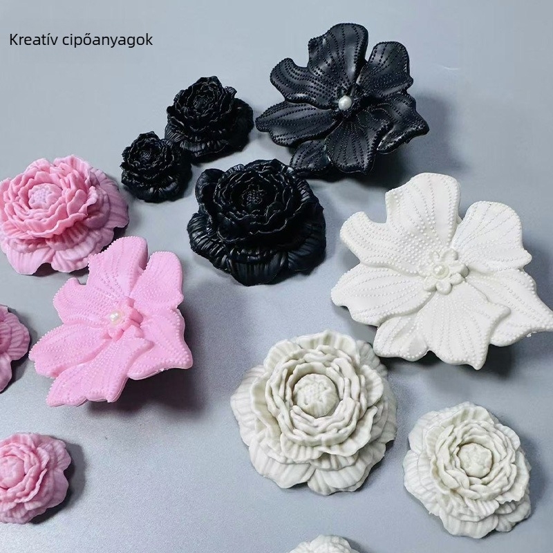 Cipő virág kiegészítő (3D, levehető, DIY) (Model: műanyag virág; Tökéletes sandálokhoz és hétköznapi cipőkhöz; egész éves használatra)