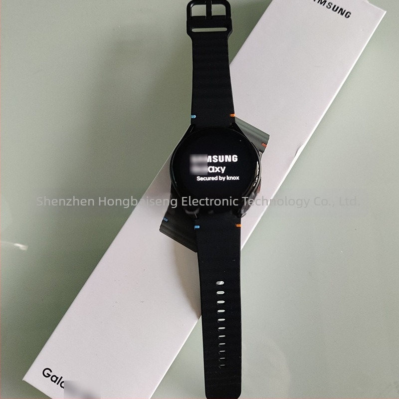 Watch7 kör alakú okosóra Bluetooth hívások, pulzusfigyelés, vérnyomásmérés, vér oxigénszintje, 7–14 napos üzemidő