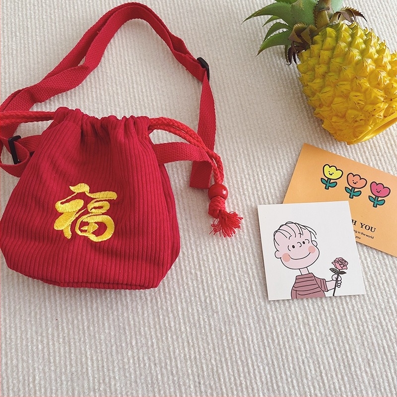 Gyerekeknek szóló crossbody táska díszített ünnepi mintával, velúr anyag, uniszex, ultra könnyű, bővíthető kapacitás (anyag: velúr; bélés: poliészter-pamut; stílus: gyerekes és aranyos; alkalmas óvodába)