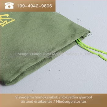 Vászon árvízvédelmi homokzsákok, 50 kg teherbírás, alkalmas cement szállítására, árvízvédelmi célra tervezve.