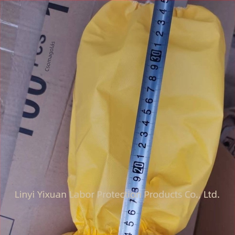 Sav- és lúgálló vegyi laboratóriumi védőfelszerelés készlet: cipővédők, ujjvédők, kötény, overall és védőcsizmák fröccsenés elleni védelemhez