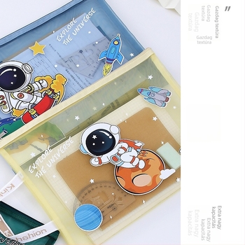 Átlátszó tolltartó, japán stílusú, PP anyagú, cipzár, rajzfilmszerű forma, anyagvastagság 0.1