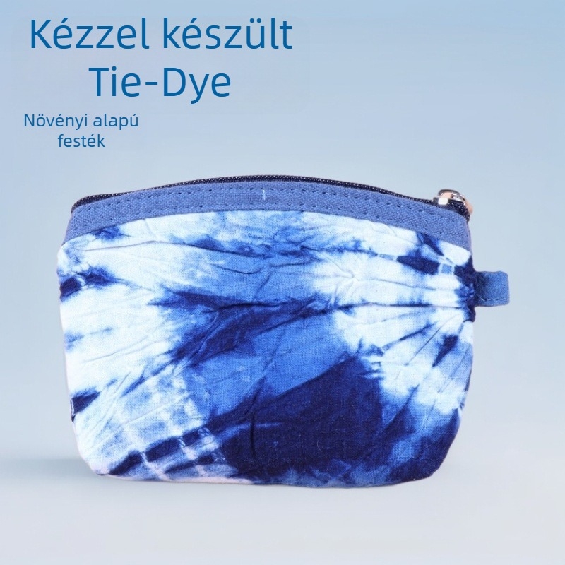 Pamut pénztárca érmékhez, csíkos mintával, növényi alapú tie-dye festéssel, uniszex, 2025 tavaszán debütál.
