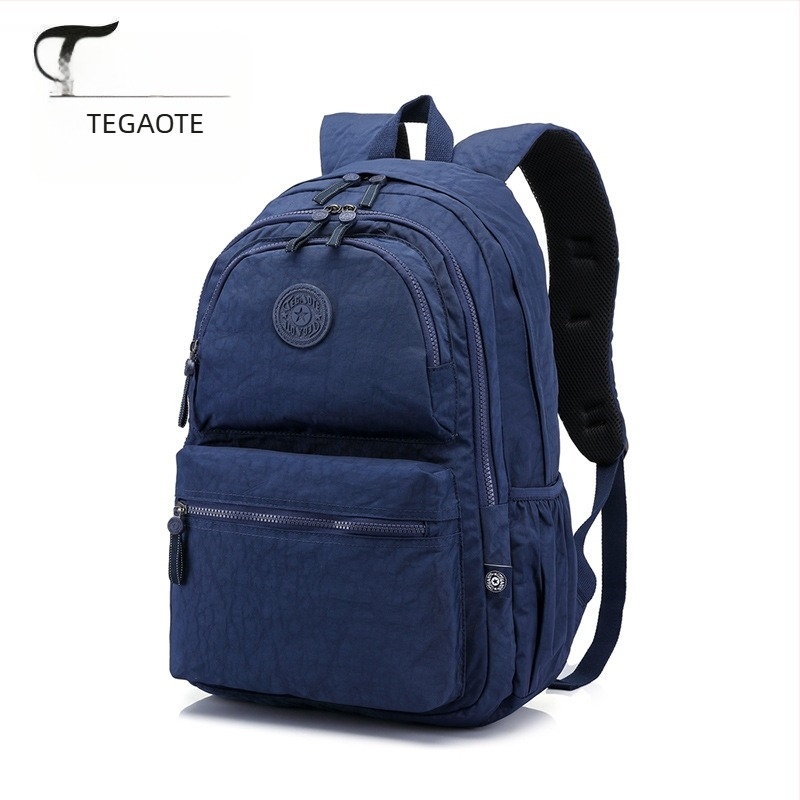 Egyszerű, könnyű sporttáska sokoldalú felhasználásra – vízálló nejlon, 20–35 L kapacitás, légáteresztő és kopásálló, görbe vállpántok