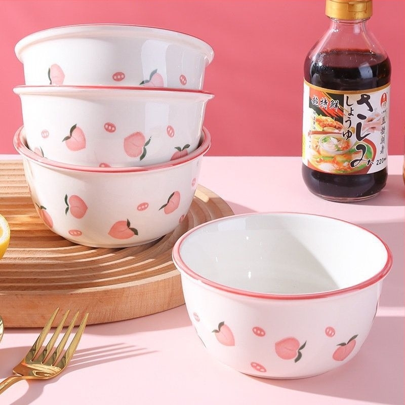 Őszibarack- és epermintás porcelán rizs- és kásatál készlet kanalakkal, otthoni használatra, aranyos Ins-stílus, pároknak és gyerekeknek