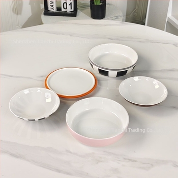 5 részes csont porcelánból készült gömb alakú étkészlet, alglazúrral színezett, mikrosütőben használható.