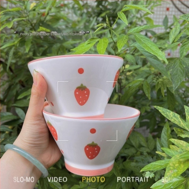 Porcelán tál- és tányérkészlet, pöttyös minta, aranyos stílus, kerek forma, mikrohullámú sütőben használható