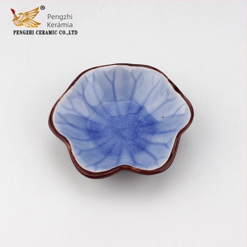 Porcelán tál, szabálytalan alakú, repedező üvegmázzal, modern minimál stílus, mikróban használható
