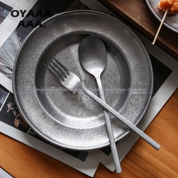 304 rozsdamentes acélból készült nyugati stílusú étkészlet: steak kés, villa, kanál és desszertkanál; retro stílusú, kézzel készített, logó nyomtatás