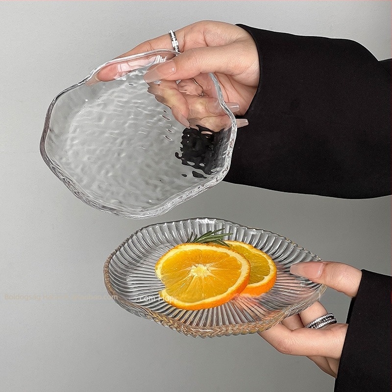 Szabálytalan felhő mintázatú üvegtányér – átlátszó gyümölcs- és nassoló tál, modern egyszerű stílus