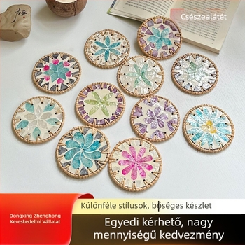 Kör alakú rattan fonott pohár alátétek, virágos mintával, egyszerű stílus