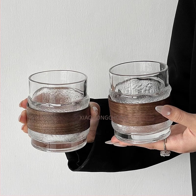 Hat darabos vizspohár készlet kézzel fújt üvegből, modern minimalist stílus, fogantyú nélküli, aszimmetrikus forma, egyszínű, logóval