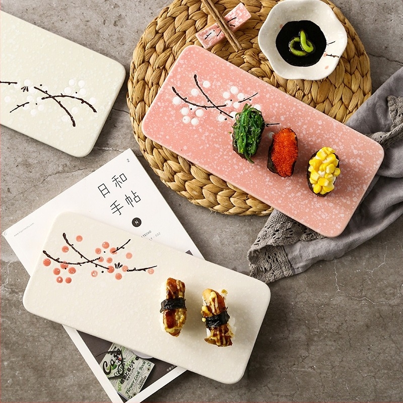 Porcelán japán stílusú négyzet alakú sushi tál, szilvavirág mintával, aláglazúrral, mikrosütőben használható
