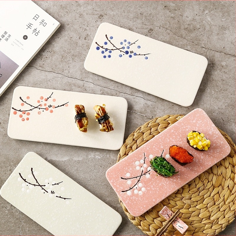 Porcelán japán stílusú négyzet alakú sushi tál, szilvavirág mintával, aláglazúrral, mikrosütőben használható