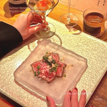 Japán stílusú négyzet alakú matt üvegtál hús, sushi és desszertek tálalására