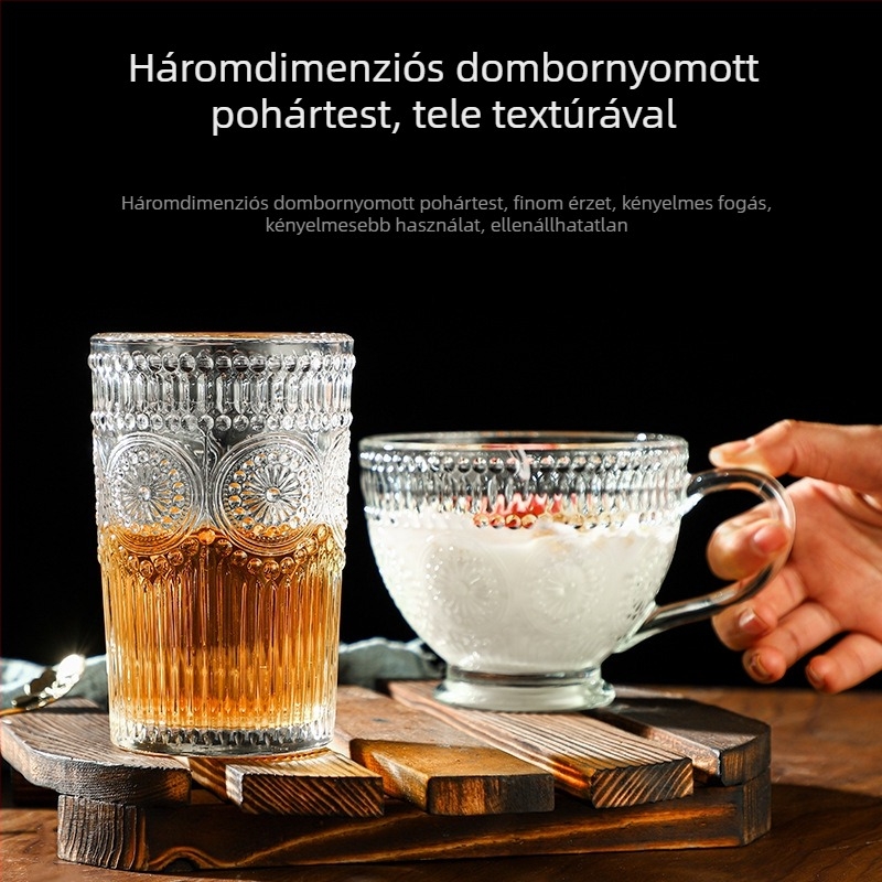 Vízpohár napraforgó-reliefel, kézzel faragott üvegből, hengeres alakú, fogantyúval