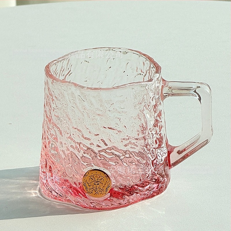 Soda-lime üvegből készült kávés pohár kalapált textúrával és víz fodrozódás mintázattal, átlátszó, fogantyúval