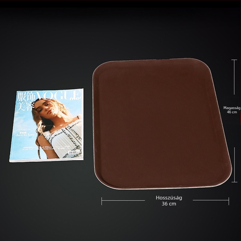 Műanyag kör alakú tál az étkezésekhez, modern és minimális stílus, nyomtatott logóval, mikrohullámú sütőhöz nem alkalmas, 2018-ban debütált.