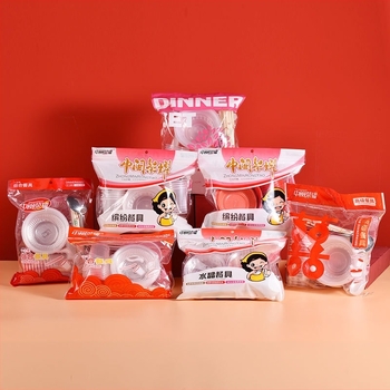 Egyszer használatos műanyag étkészlet kör alakú tálakkal és evőpálcikákkal, 8-10 főre, csomagolások 10/30/60