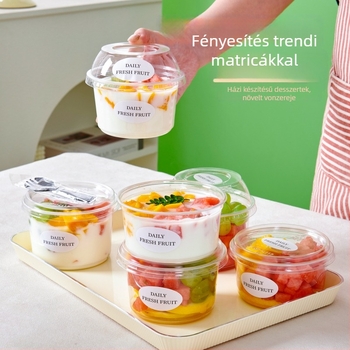 Egyszer használatos desszert pohár jégpor (ice powder) és gyümölcssaláta csomagolásához; kereskedelmi standokhoz ideális; mikrohullámú sütő nem használható; logónyomtatás lehetséges; gyártási engedély Suxk16-204-03078