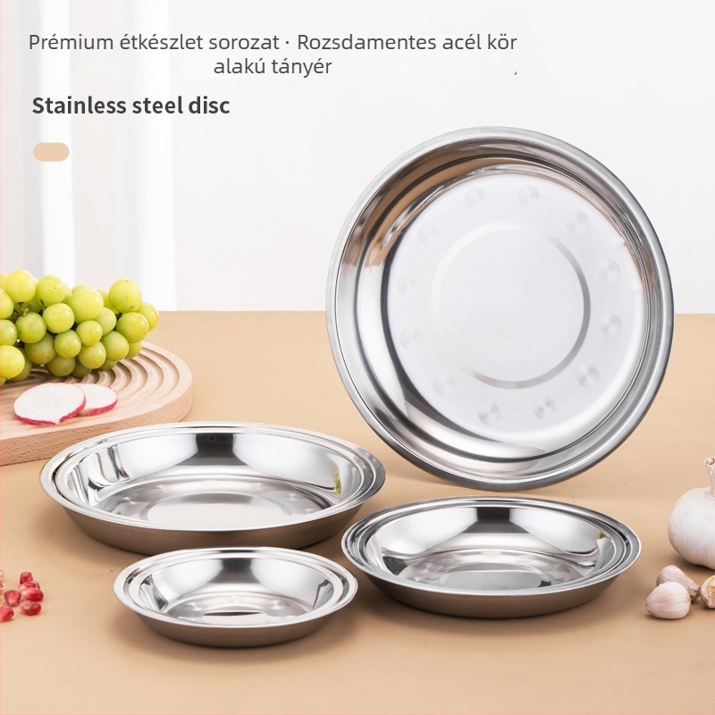 Rozsdamentes acélból készült kerek levesestál, polírozott felülettel, mikrohullámú sütőben használható, szállodai és vendéglátási célokra