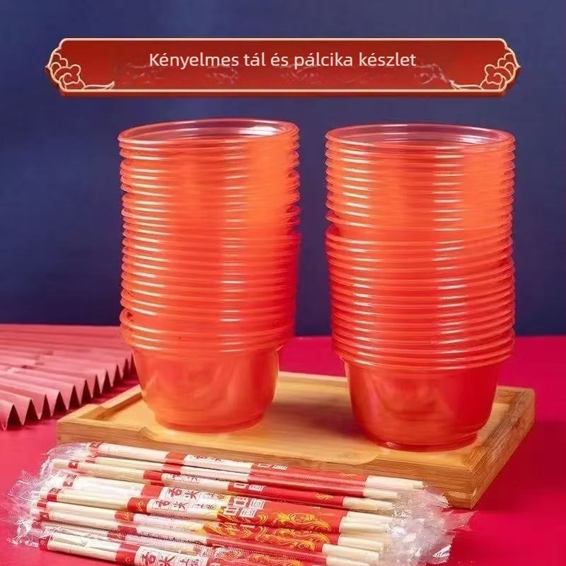 Vastagított egyszer használatos műanyag tál ünnepi díszítéssel, selyemvirág dekorációval ünnepi alkalmakkor — mikrohullámú sütőhöz nem alkalmas