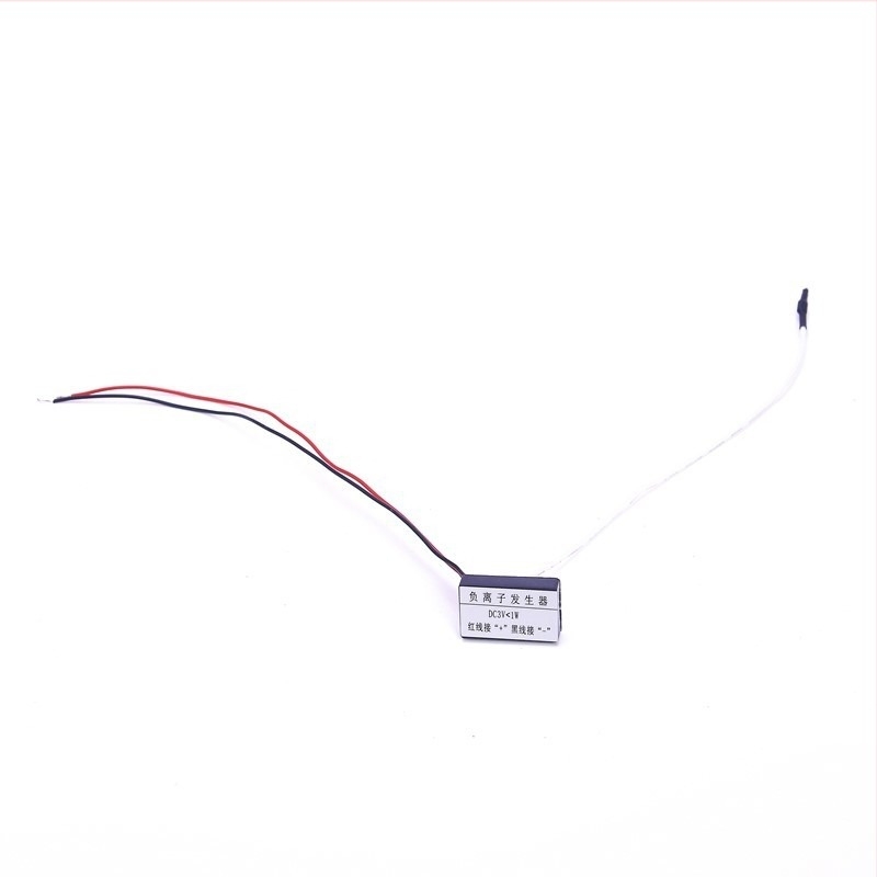Mini aniongenerátor USB táppalású, 50 m3/h levegőáram, zaj <36 dB, ideális 10 m2 alatti terekhez, mechanikus vezérlés, pollen és allergének eltávolítása