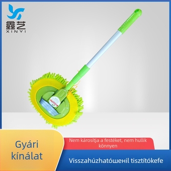 Kinyúló chenille autómosó keféje és víz ecset a tisztításhoz