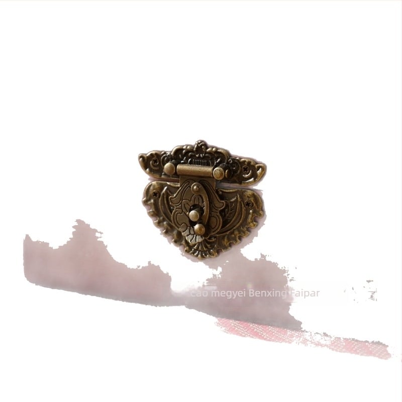 Fából készült varródoboz szett kivágott retro mintával, keresztszemes varró eszközök tárolására