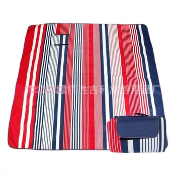 Piknik matrac csíkos dizájnnal, csúszásmentes és nedvességálló, egyszínű fleece anyag + 2 mm hab + alumíniumfólia, 1 kg, 4–6 személyre