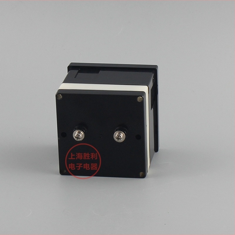 Pointer típusú DC feszültségmérő, modell 6C2-V, mérési tartományok: 10V, 30V, 50V, 100V, 250V, 300V, 1000V