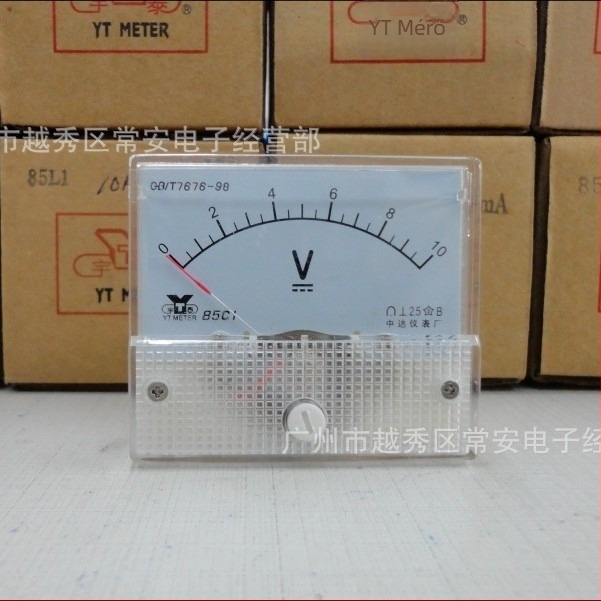 Yutai DC feszültségmérő, pointer típusú, modell 85C1-V