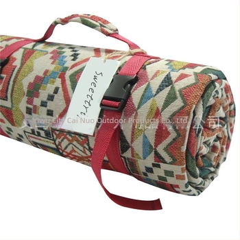 SweetTrip Vastagított piknik matrac kempinghez és a strandra - nedvességálló, pamut szálak által színzett anyag, 2000 g, modell ds121212, több személyes használatra