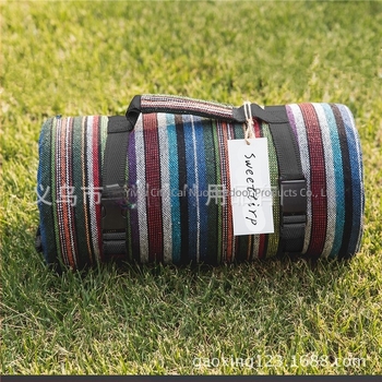 SweetTrip Vastagított piknik matrac kempinghez és a strandra - nedvességálló, pamut szálak által színzett anyag, 2000 g, modell ds121212, több személyes használatra