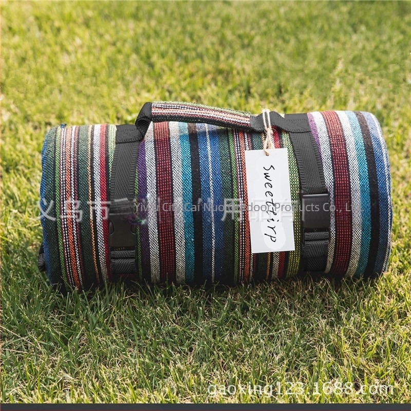 SweetTrip Vastagított piknik matrac kempinghez és a strandra - nedvességálló, pamut szálak által színzett anyag, 2000 g, modell ds121212, több személyes használatra