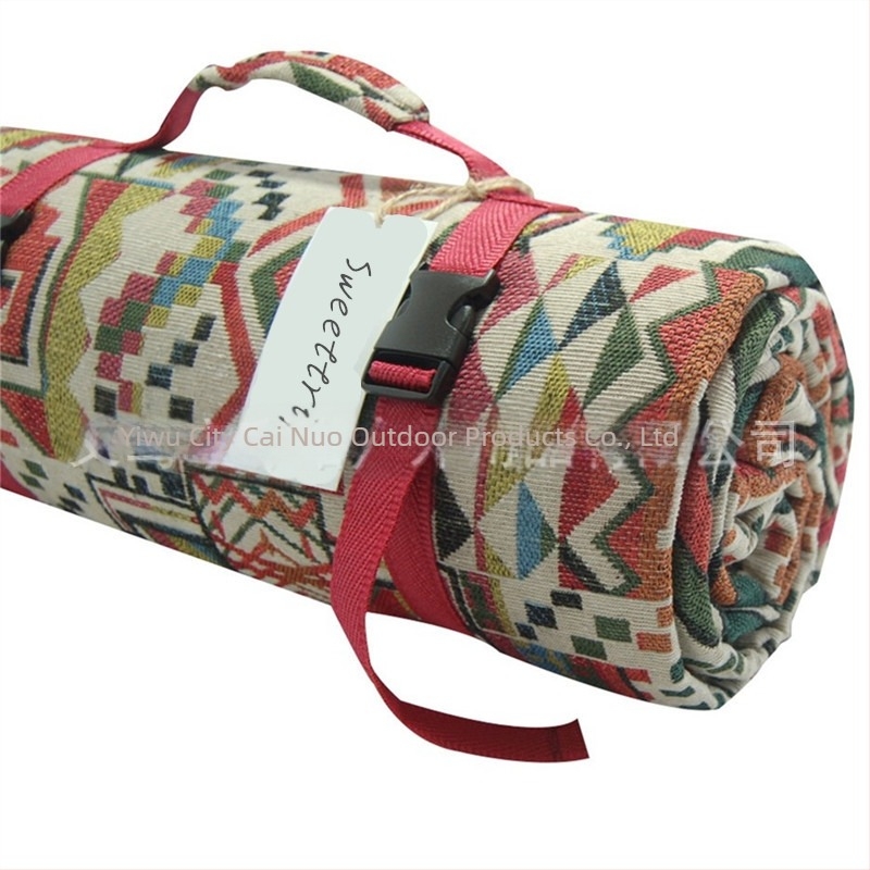 SweetTrip Vastagított piknik matrac kempinghez és a strandra - nedvességálló, pamut szálak által színzett anyag, 2000 g, modell ds121212, több személyes használatra