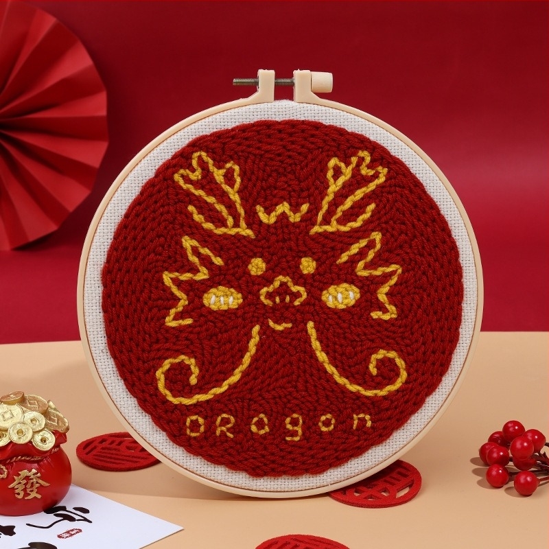 Sárkányév Punch Needle hímzőkészlet – DIY fonalfestés és hímzés, pároknak