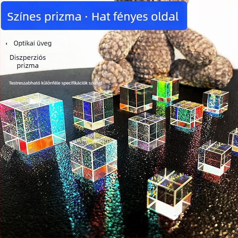Hatoldalú élénk színű prizma napfogó medál optikai üvegből, piramidal poliedra, zenés doboz