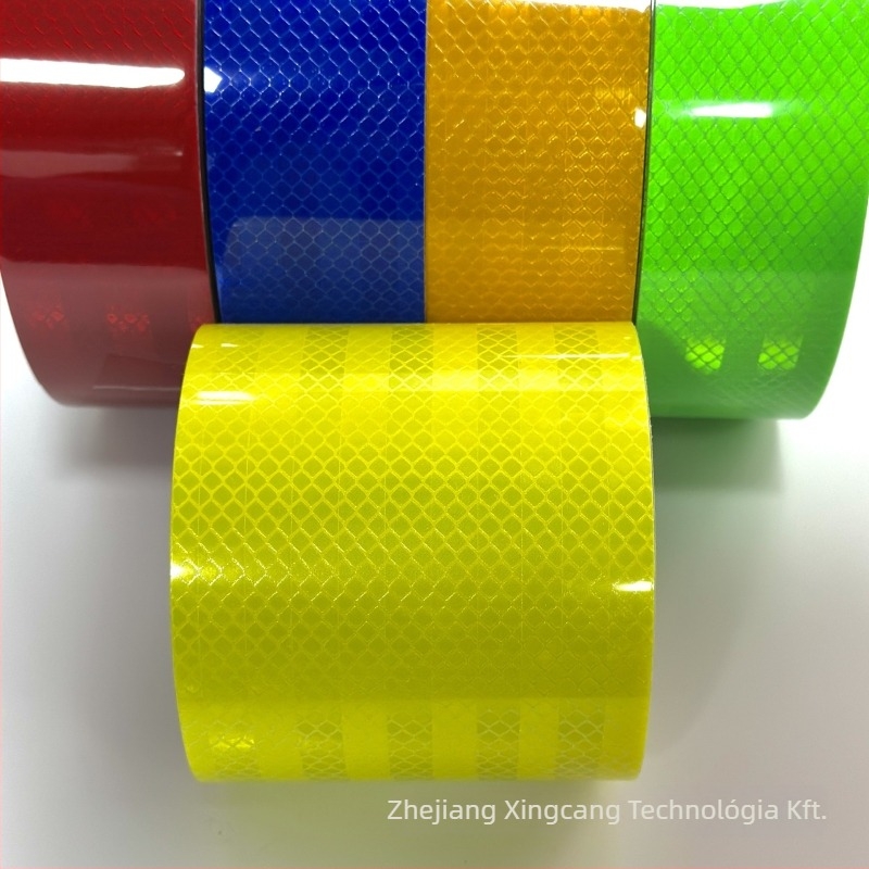 PET autó prism matricák fényvisszaverő szalagokkal (Márka: Star Warehouse; Importált: Nem; Privát címke: Nem)