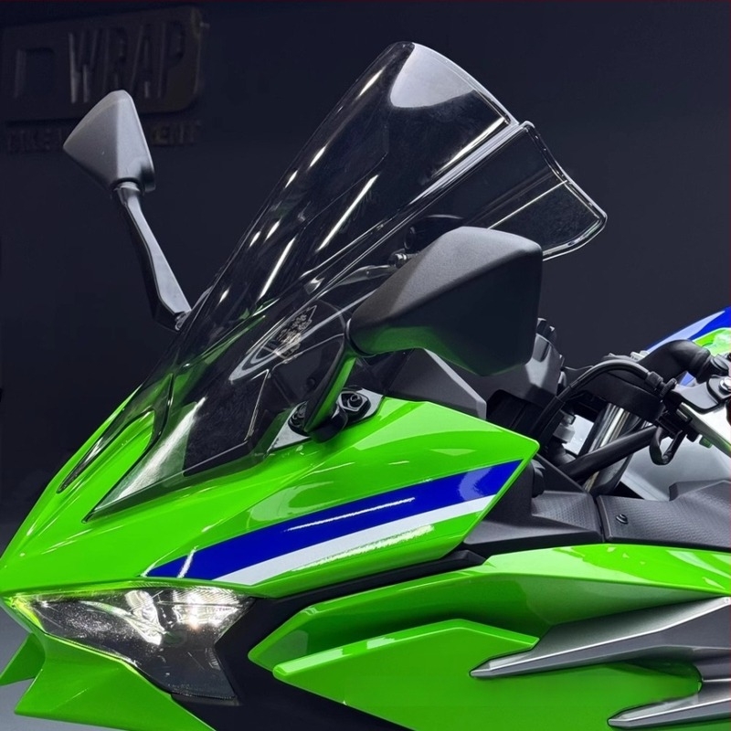 Motorkerékpár deflektor szélvédő Kawasaki Ninja 500 SE 2024, megnövelt első szélvédő
