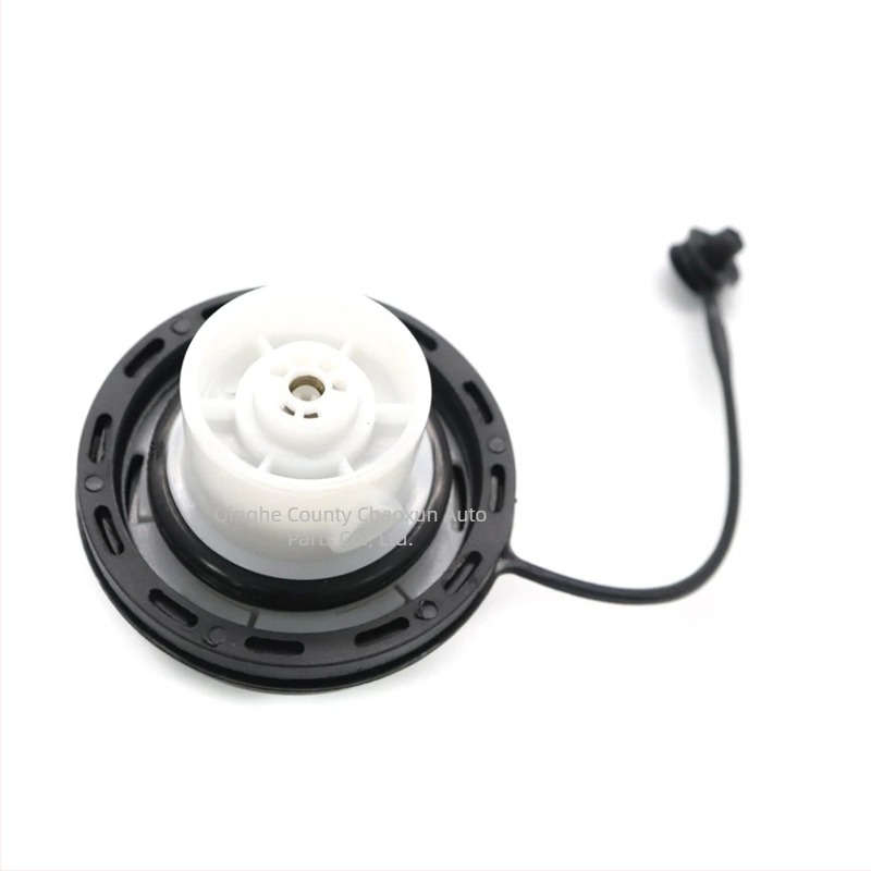 Üzemanyag-tankfedél kulccsal Chevrolet Buick Cadillac GM-hez — Modellok 10406366, 10412664, 11506, 15031639, 15033726, 19207873; Márka: Super News