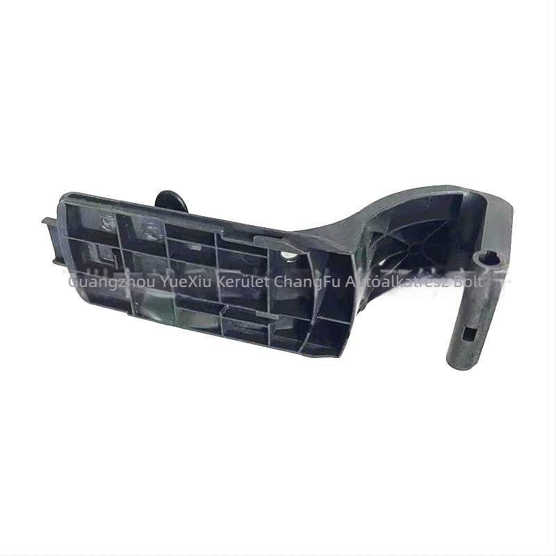 Üzemanyag-tank fedél rögzítő (műanyag) – Ford Focus MK2 kompatibilis; alkatrészek: 4M51N27936BB, 4M51-N27936-BB, 1376674; modellek: 1376667, 4M51N27936A