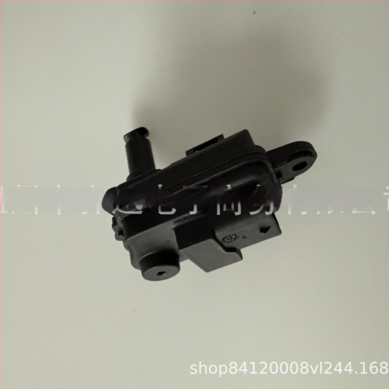 Üzemanyag-tank fedélzár motor 5GE810773B Volkswagen Touranhoz • Qi xun • fém