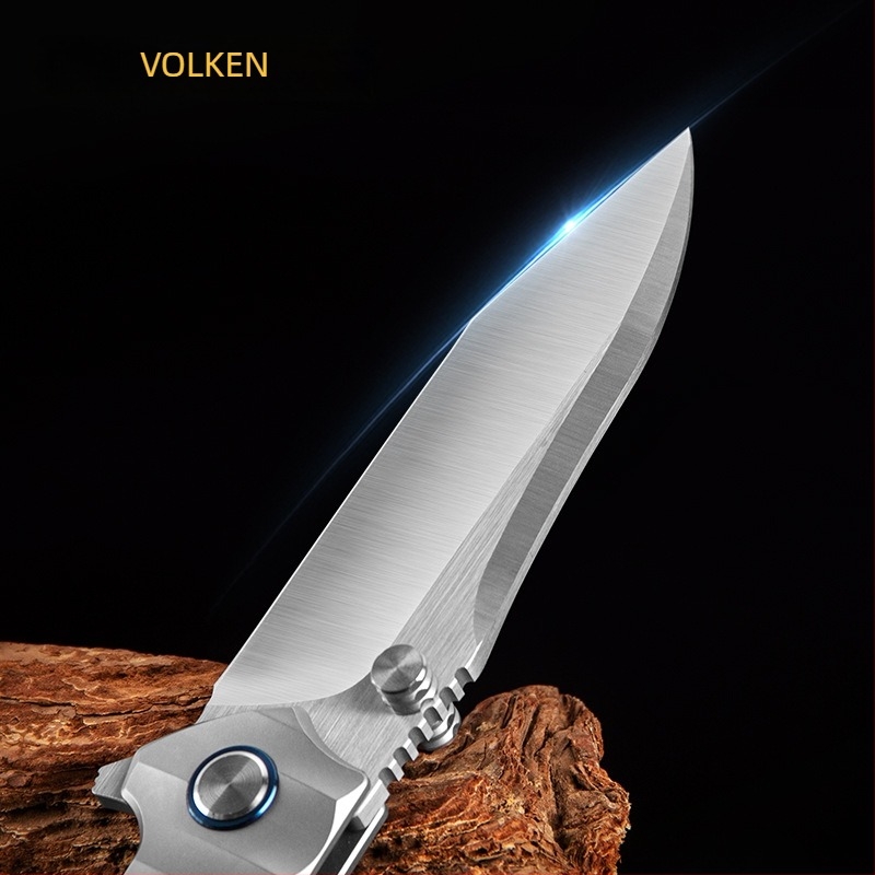 Woden többször funkciójú összecsukható kés, titánium ötvözetű penge, pengehossz 8,9 cm, gyorsnyitású mechanizmus, kempingezéshez