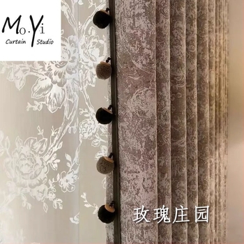 Francia stílusú chenille jacquard függöny, magas árnyékolás 71–90%, virágos mintával, a nappaliba, hálószobába és étkezőbe