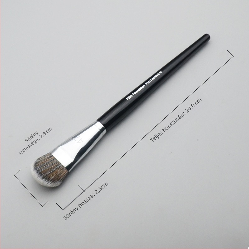 Alapozó és highlighter sminkecset, szintetikus sörték, alumínium nyél, hosszú nyél, egyszemélyes kiszerelés