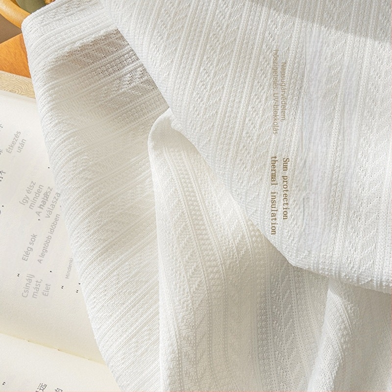 Jacquard poliészter függönyök, fényáteresztők, de nem átlátszóak, nappalira, hálószobára, erkélyre és étterembe