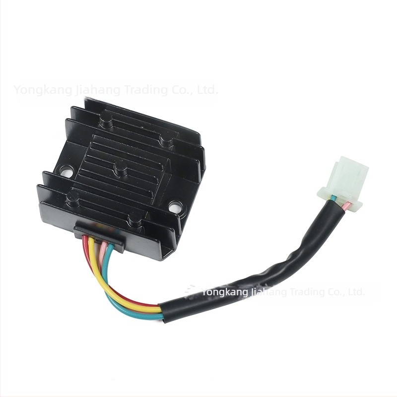 Motoros egyenirányító-szabályozó 12V négypin CG125-250CC GY6